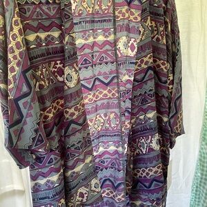 Lularoe Lindsay light cover up. Small